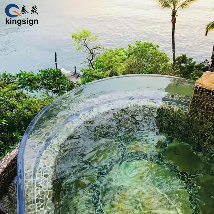 Дали прозорецот од базенот навистина може да остане кристално чист и безбеден со години?